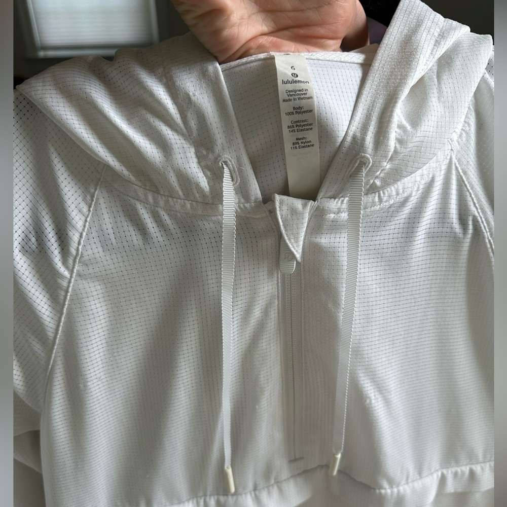 Lululemon jacket - Picture 6 of 6